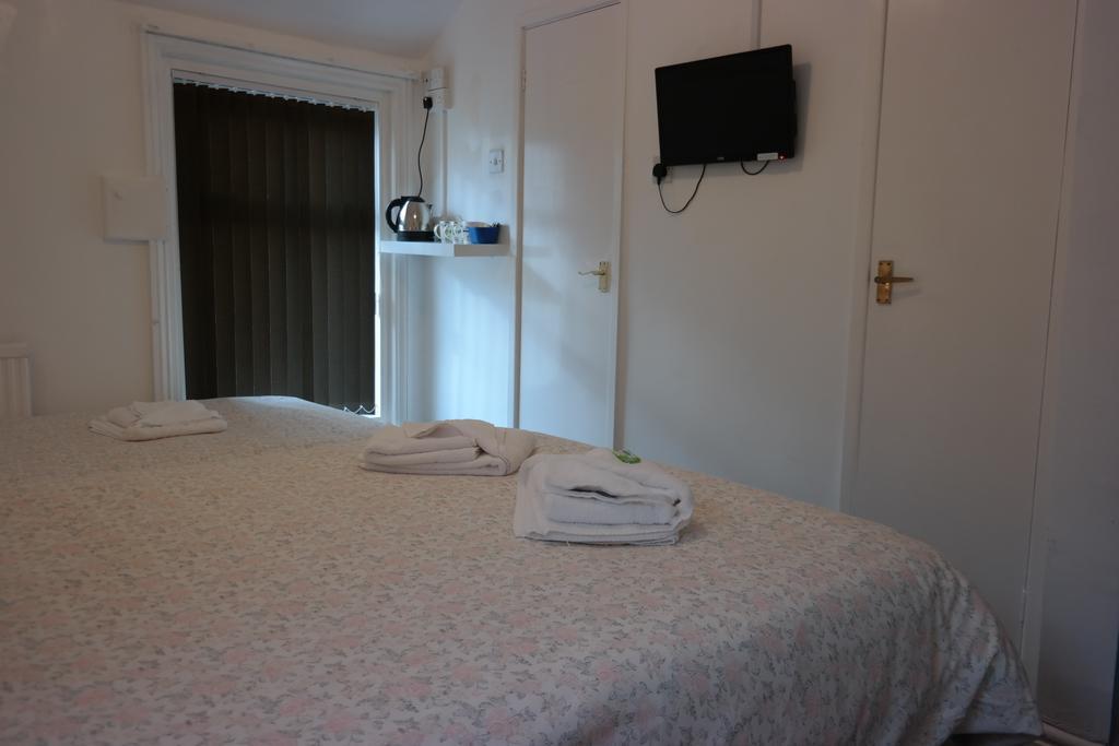 Cardoh Lodge Blackpool Room photo